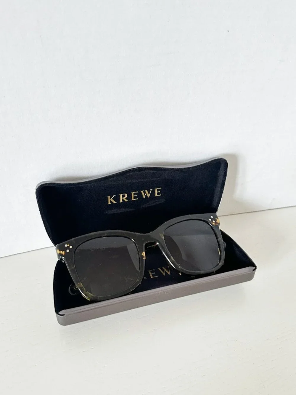 NWOB KREWE - Adele Zulu Tortoise Sunglasses with Case and Cloth